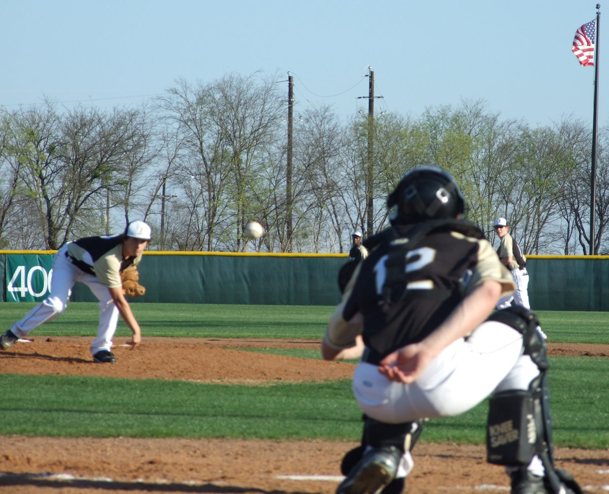 Image: Patterson and Ashcraft — Warm up pitch with pitcher Trevor Patterson and catcher Ryan Ashcraft.