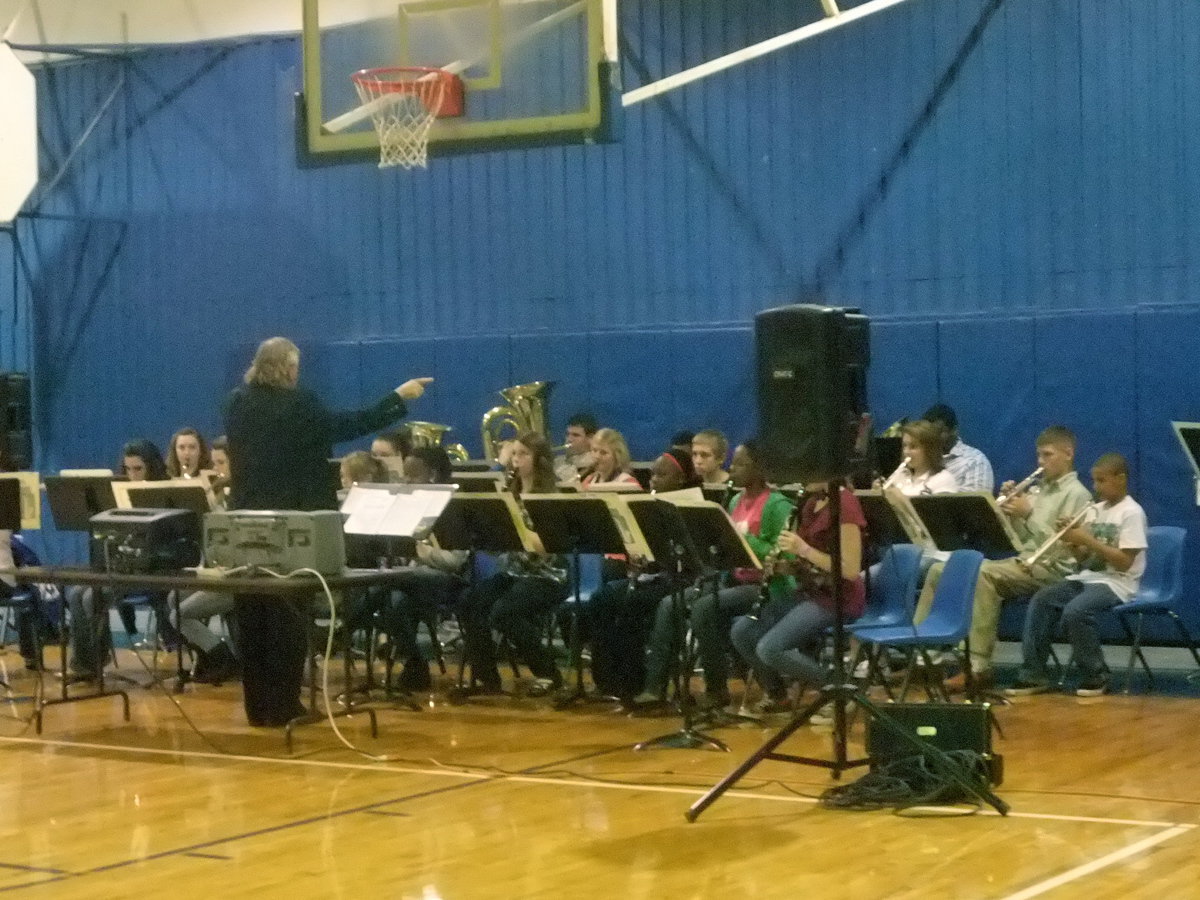 Image: Milford ISD Band — Mike Trussell leads the Milford Band.