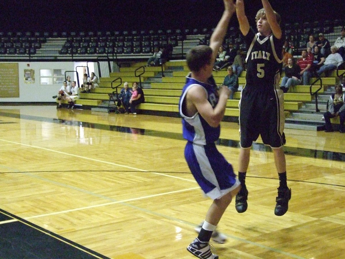 Image: Colton Fires Away — Coach Mayberry’s left pistol #5 Colton Campbell (15-points) was more like a Gatlin gun against Rice.