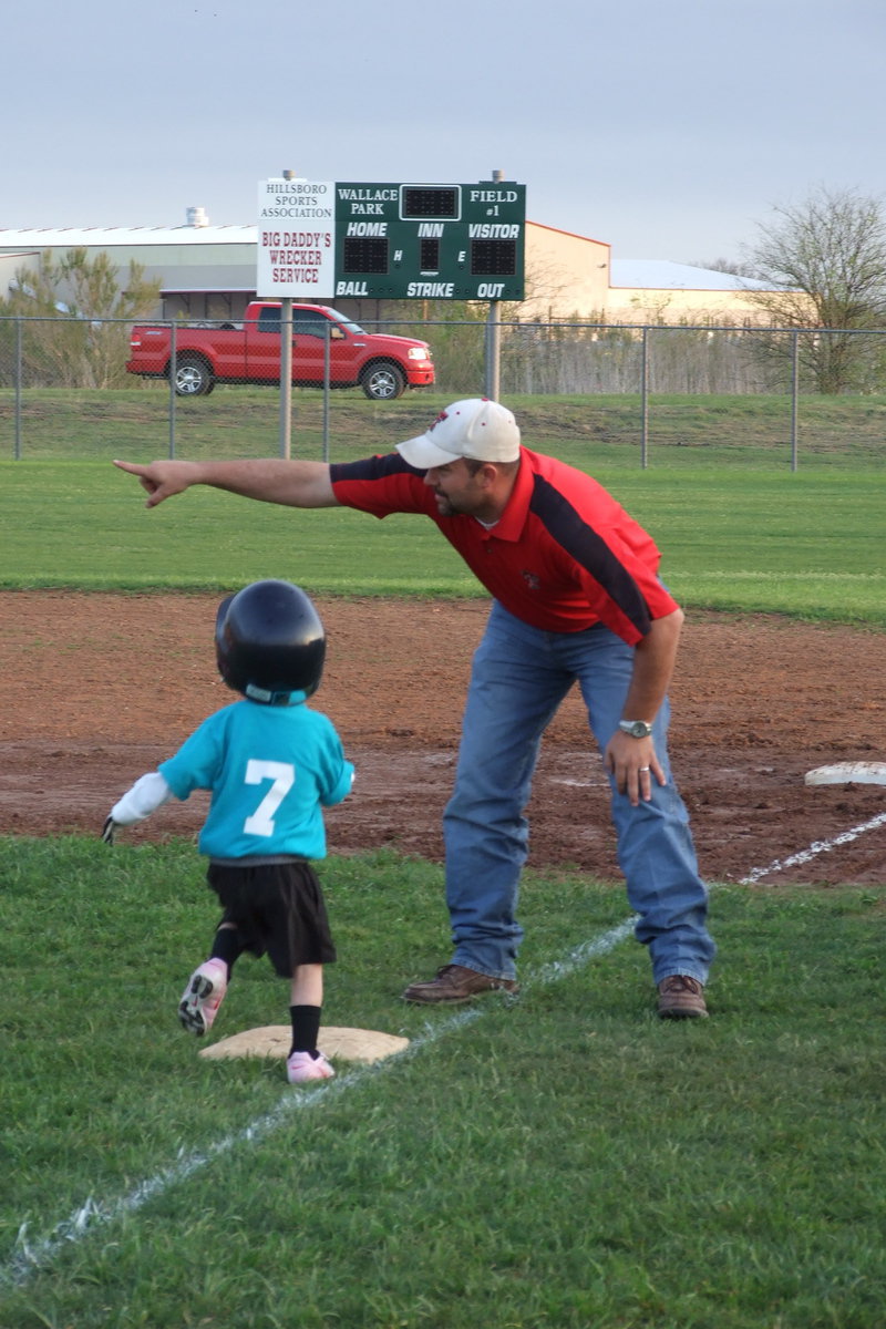 Image: IYAA points the way — The IYAA needs more base runners to fill rosters. Let the IYAA point your young athlete in a winning direction.