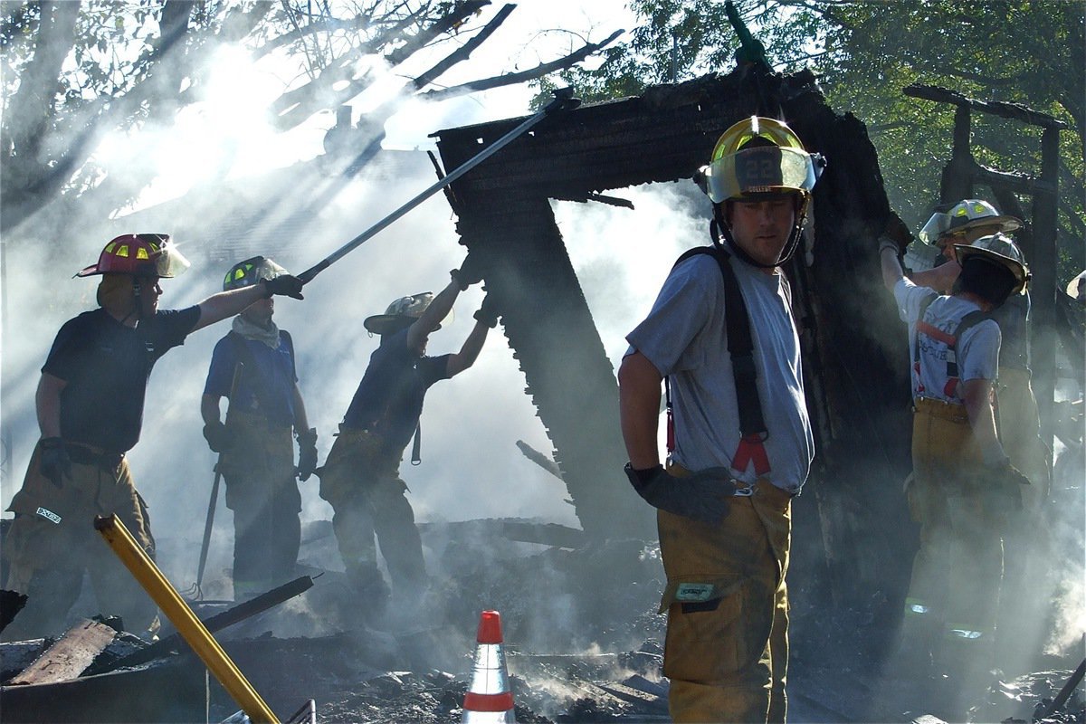 Image: Wall comes down