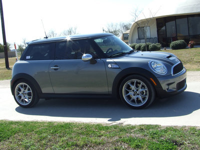 Image: Mini Cooper — The Coopers came in several colors.