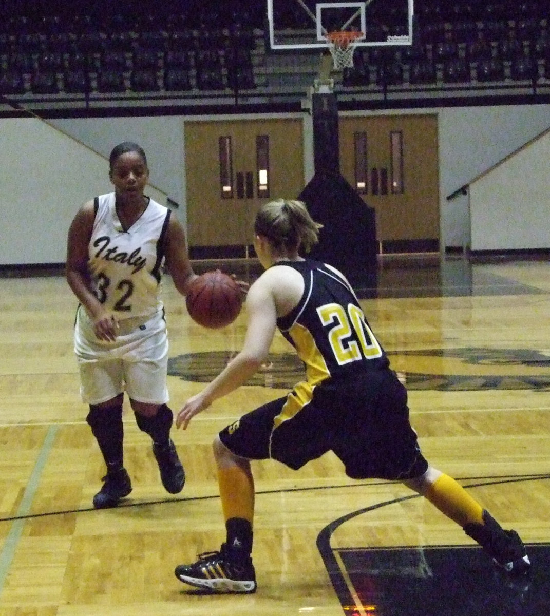 Image: Defense holds strong — Itasca’s defense kept the Lady Gladiators on their toes.