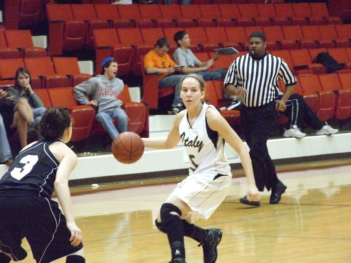 Image: Italy Senior Becca DeMoss — Italy Senior #5 Becca DeMoss looks to make something happen in the Consolation Championship game against Dawson. Italy fell 42-35 competing in their 3rd game in 3 days.