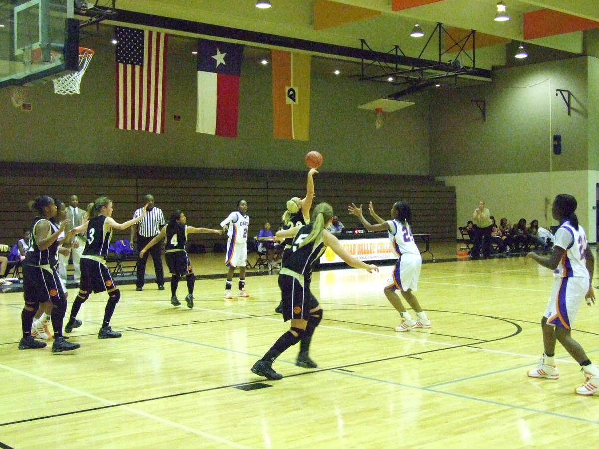 Image: Megan Tips A Pass — Italy’s #22 Megan Richards tries to make a play for the Lady Gladiator defense.