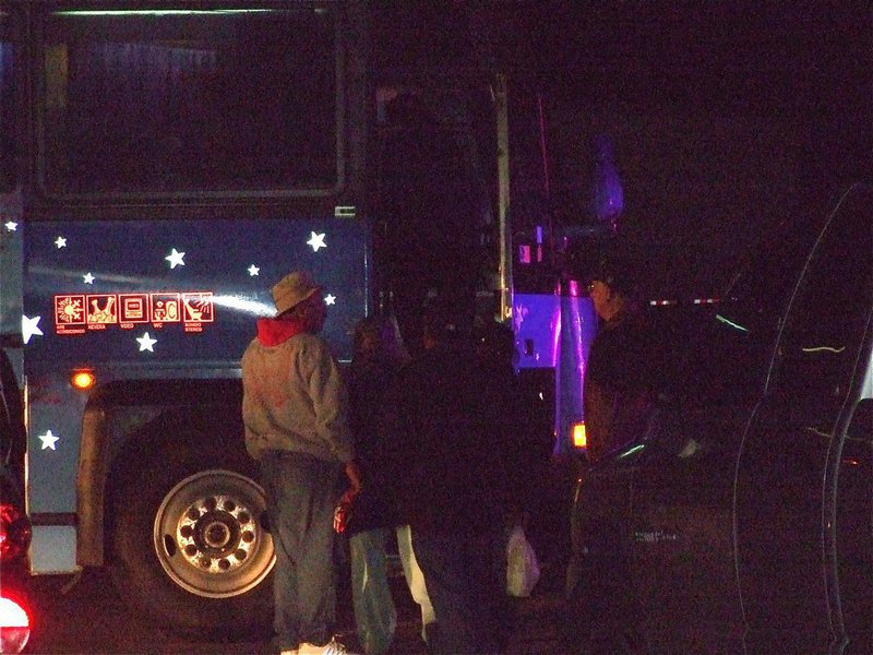 Image: Bus cleared for travel — Passengers were allowed back on the bus after a 2-hour delay.