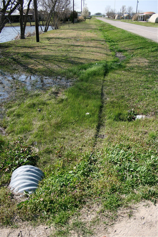 Image: Tracks approaching culvert