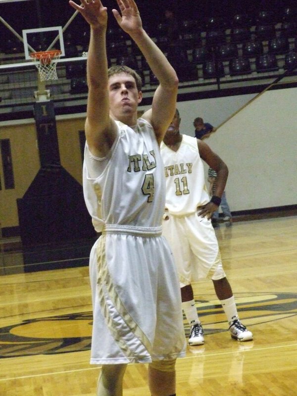 Image: Ryan Ashcraft — Ryan Ashcraft(4) knocks down a free throw against DFFA.