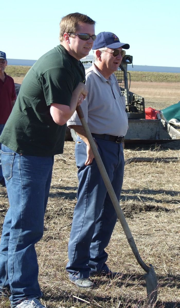 Image: South and Chambers — Mike South of Monolithic and Chief Don Chambers discuss the red flag warning.