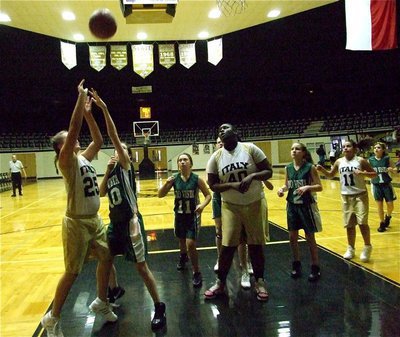 Image: Perry shoots inside — Lillie Perry(25) tries to bank in a shot against the Eagles.