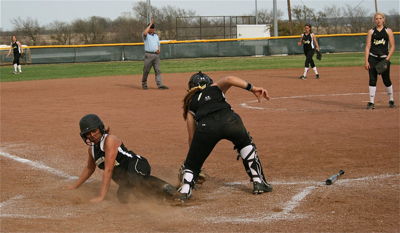 Image: Meridian scores — The Lady Yellowjackets of Meridian get an RBI but the Lady Gladiators get the win, 7-3.