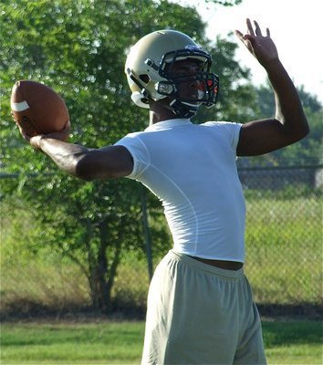 Image: Mr. Quarterback — Jasenio Anderson and the right arm of the Gladiators’ offense.