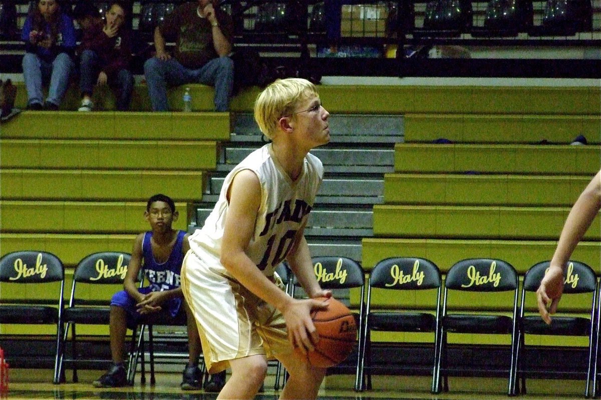 Image: Boyd takes a shot — Italy’s Cody Boyd(10) prepares to shoot a free-throw against Keene.