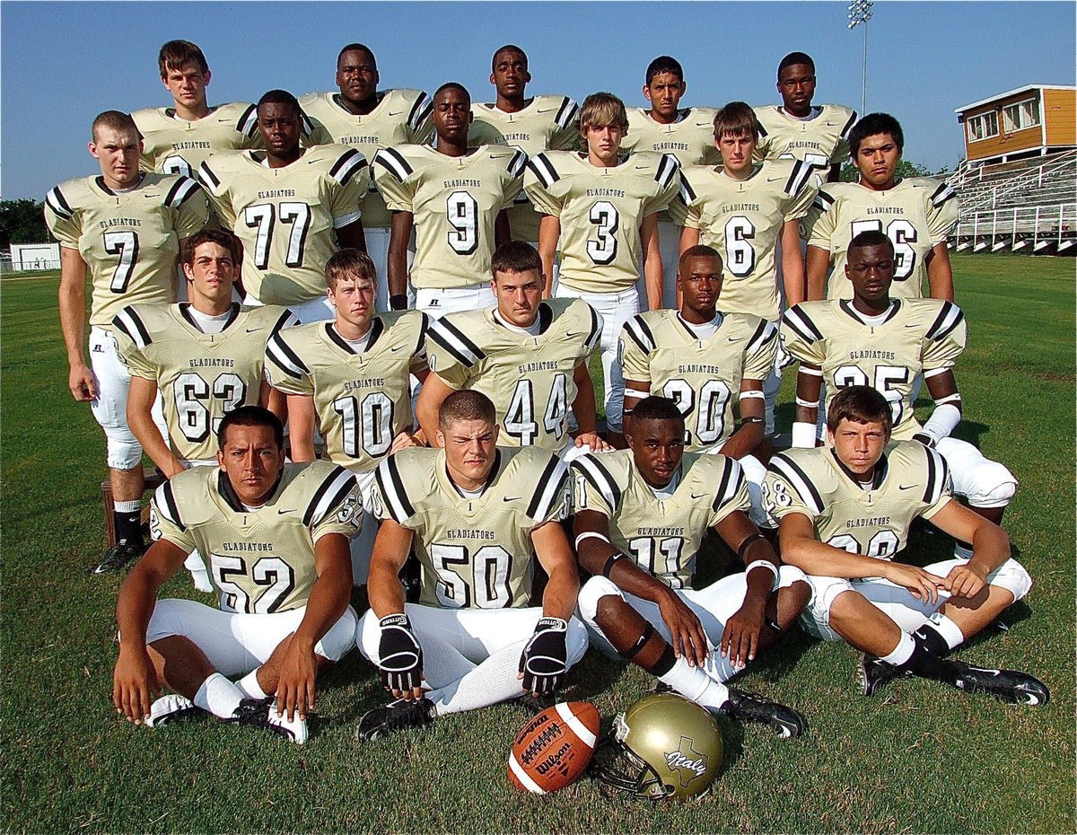 Image: 2010 Italy Gladiators — Top row: Chase Hamilton, Bobby Wilson, Heath Clemons, Eddie Garcia, Tavarus Griffin Third row: Kyle Wilkins, Larry Mayberry, Devonta Simmons, Colton Campbell, Jase Holden, Omar Estrada Second row: Brandon Souder, Justin Buchanan, Ethan Saxon, De’Andre Sephus, Corrin Frazier Bottom row: Jacob Lopez, Ethan Simon, Jasenio Anderson and Kyle Jackson.