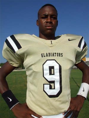 Image: Devonta Simmons — Devonta is a wide receiver for the Gladiators.