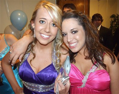 Image: Prom besties — Lexie Miller and Kelli Strickland are pals enjoying the prom.