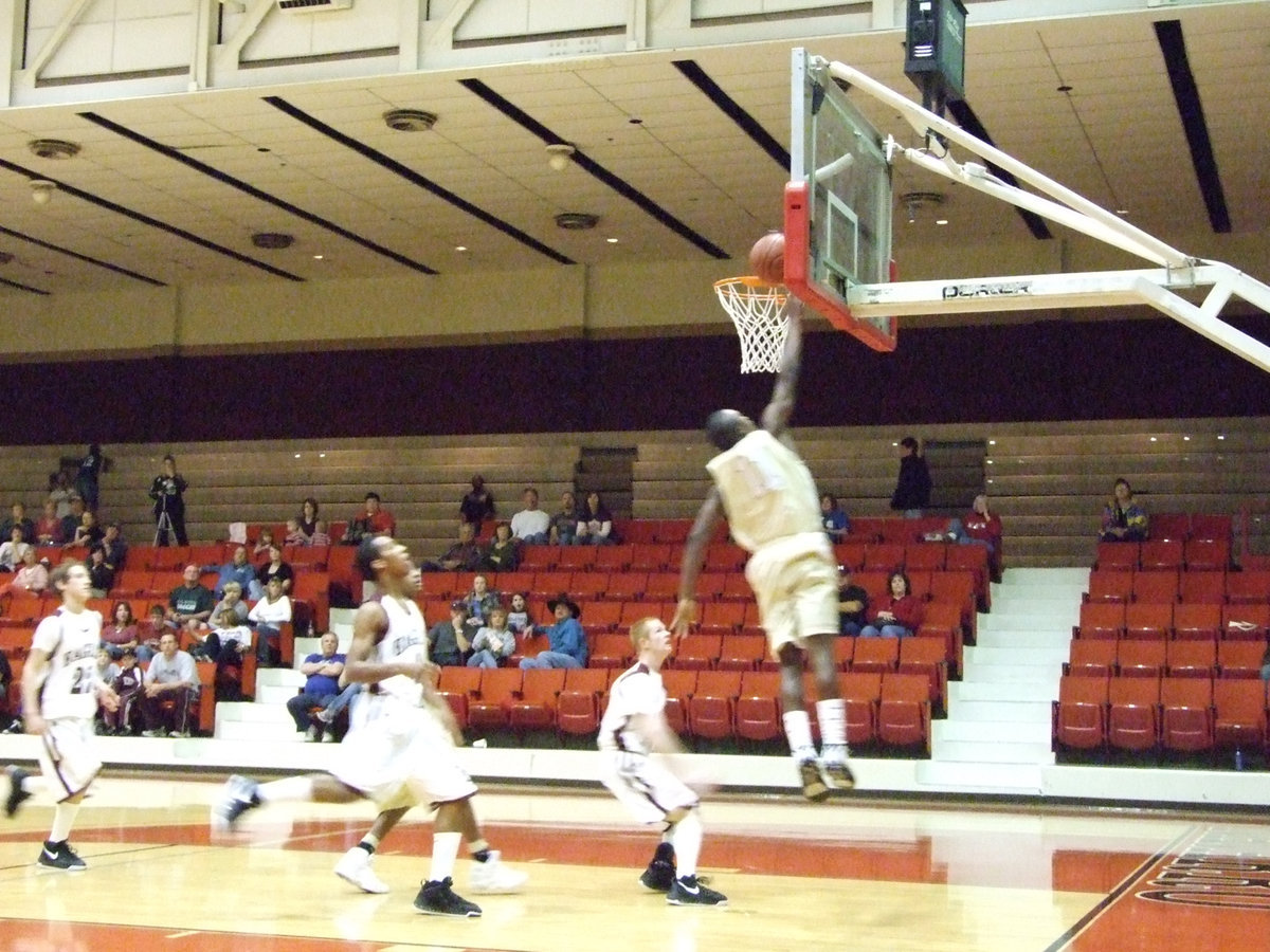 Image: Anderson For Two — Italy’s #11 Jasenio Anderson scores a fast break layup against the Mildred Eagles.