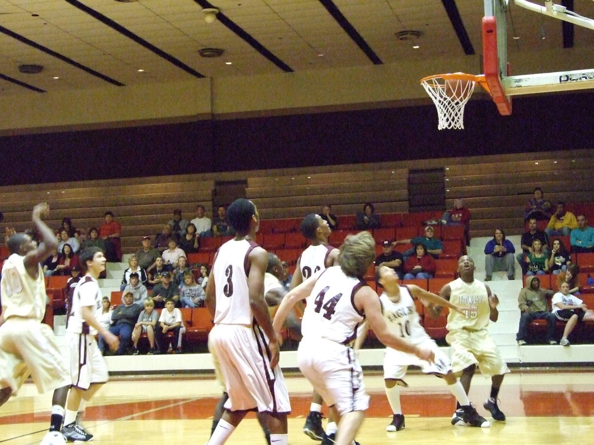 Image: Isaac Drops The Deuce — Italy’s #10 John Isaac scores 2-points for Italy.