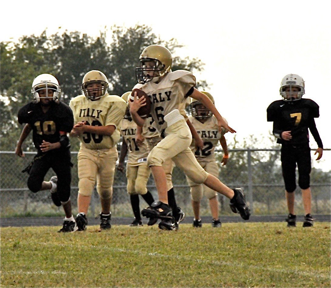 Image: Itson is in — Ryder Itson(6) scores for the IYAA B-Team.