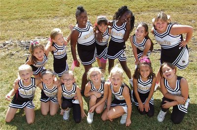 Image: Minors Cheerleaders — The 2010 IYAA Minors Cheerleaders keep fans entertained.