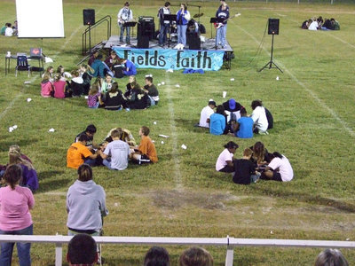 Image: Circle of prayer — Students were encouraged to break up into groups and pray for each other.
