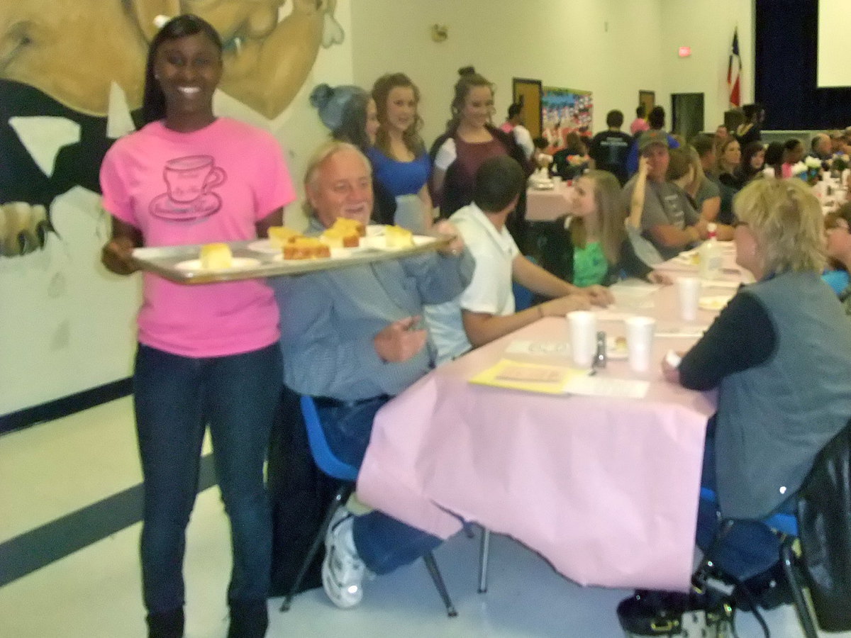 Image: Desert Anyone? — Cast and diners having fun.