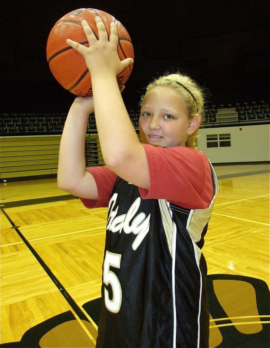 Image: Brycelen gears up — Brycelen Richards shows the form that will be packing the dome with fans someday soon.