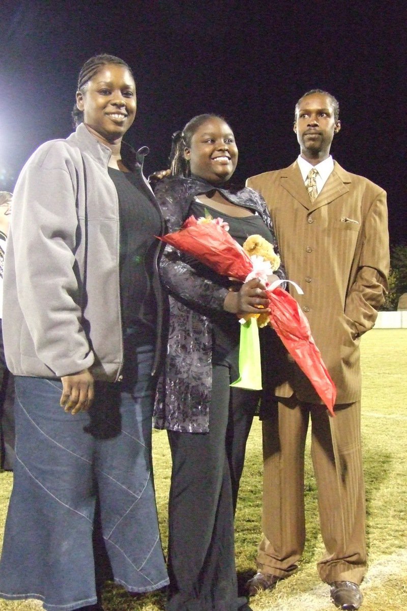 Image: Shanta Thomas — Shanta was escorted by her family.