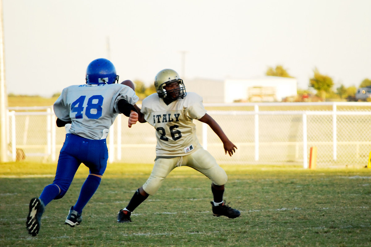 Image: Heating up — Quarterback Kenneth Norwood stood strong in the pocket and “stirred up” the Rice defense.