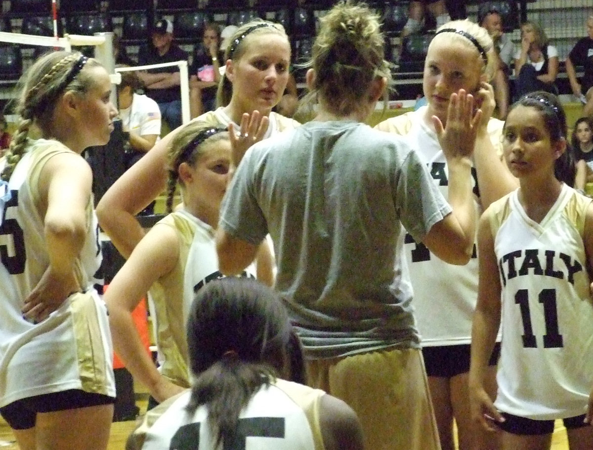 Image: Coach Richters — Coaches Richters and Richards give instruction to the up and coming team.