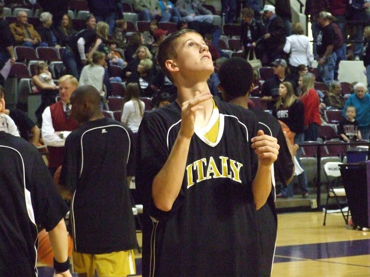 Image: Jase warms up — Jase Holden(33) is eager to get the party started against Clyde Eula.