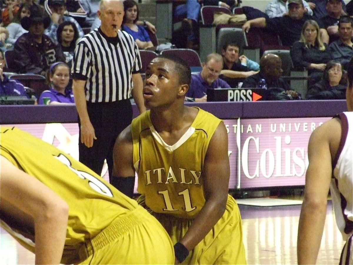 Image: Jasenio at the line — Beast goes to the line late in the 2nd period to help give Italy a halftime lead.