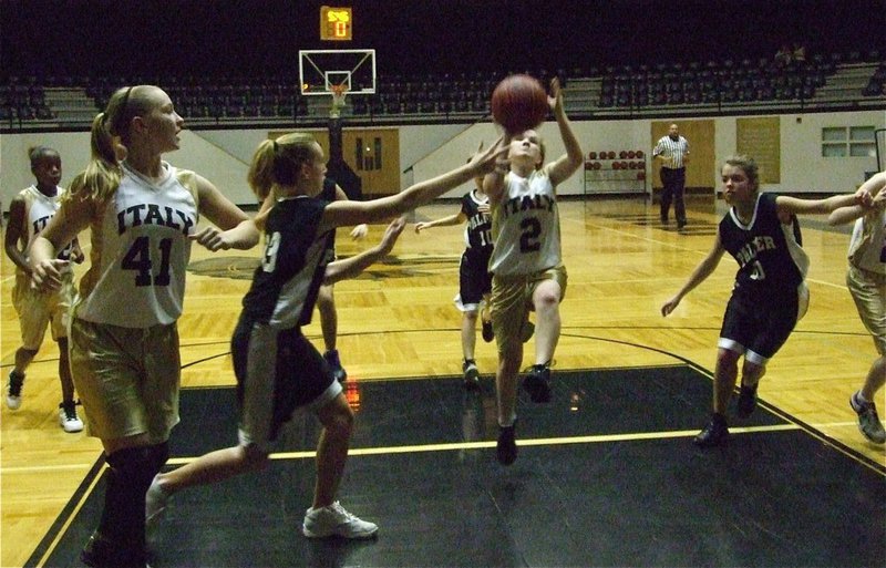 Image: Tara Wallis(2) punishes Palmer by scoring 9-points — Tara Wallis(2) attacks the teeth of the Palmer Lady Bulldog defense. Italy’s 7th grade proved they have some bite handing Palmer their second loss of the season as both teams are now 5-2 on the season.