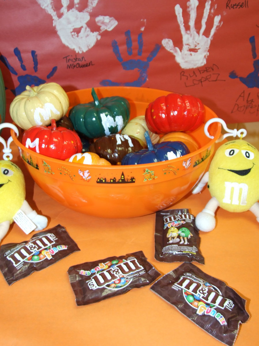 Image: M &amp; M pumpkins