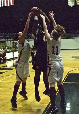 Image: Jimesha “RISES” — Jimesha Reed(40) has been unstoppable for the Lady Gladiators in 2009.
