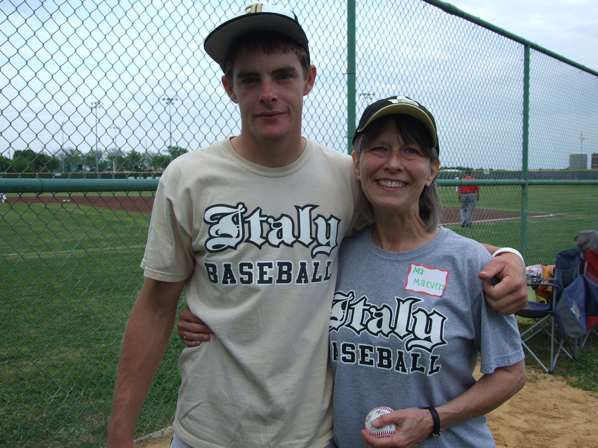 Image: Ashcraft and Maevers — Longtime friends, Ryan Ashcraft and Carolyn Maevers.