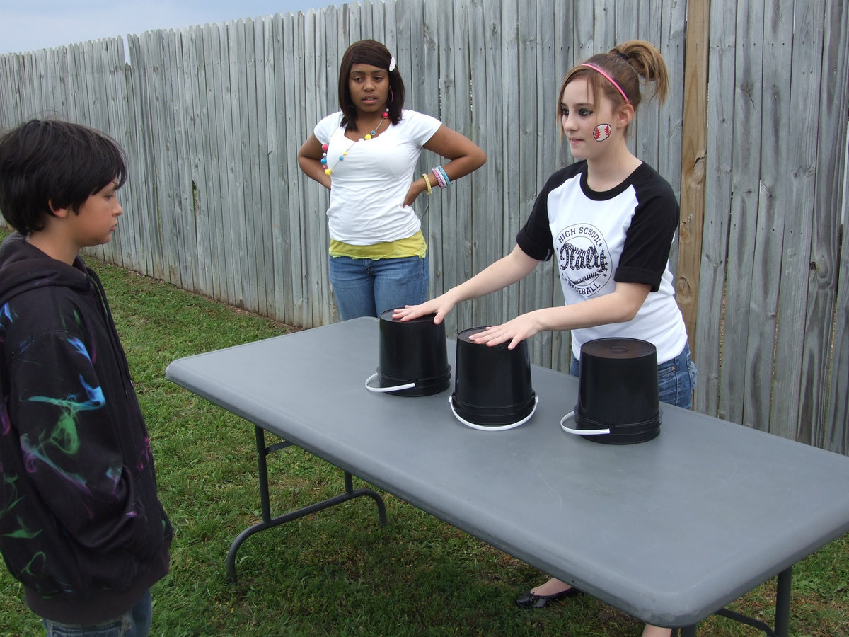 Image: Ok, guess which one — Can you guess which bucket is hiding the ball?