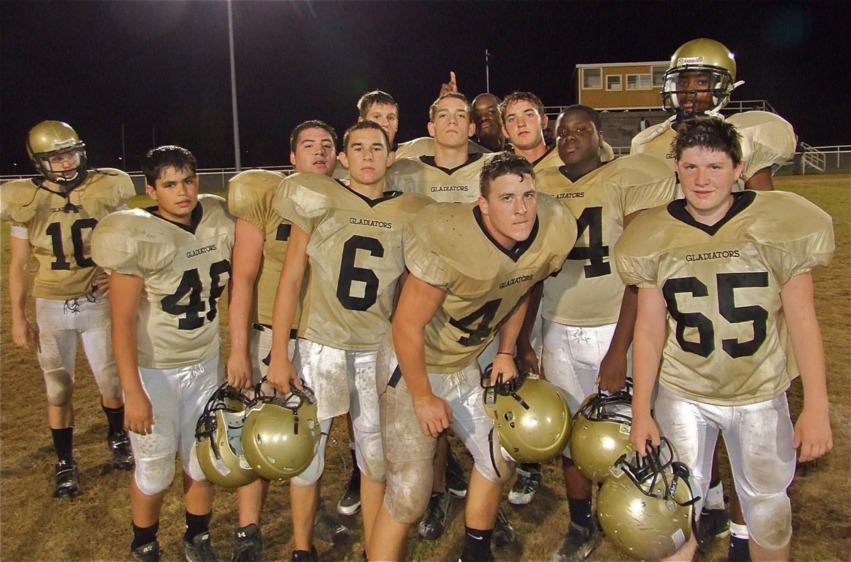 Image: JV Gladiators — The 2009 Italy JV Gladiators take a moment for the cameras.