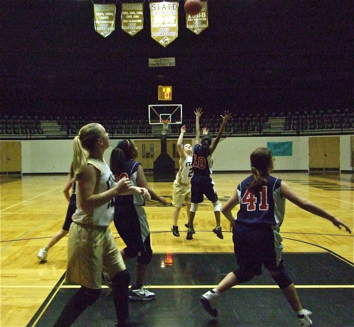 Image: Tara Wallis hits a jumper over the Lady Mustangs — Tara Wallis(2) finished with 7-points as her 7th grade team answered a 3rd quarter challenge to finish off the Lady Mustangs from Red Oak Life 39-26.