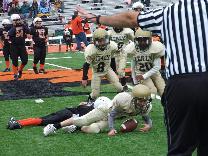 Image: Itson, gets it on! — Ryder Itson tries to come up with the ball for the B-Team.