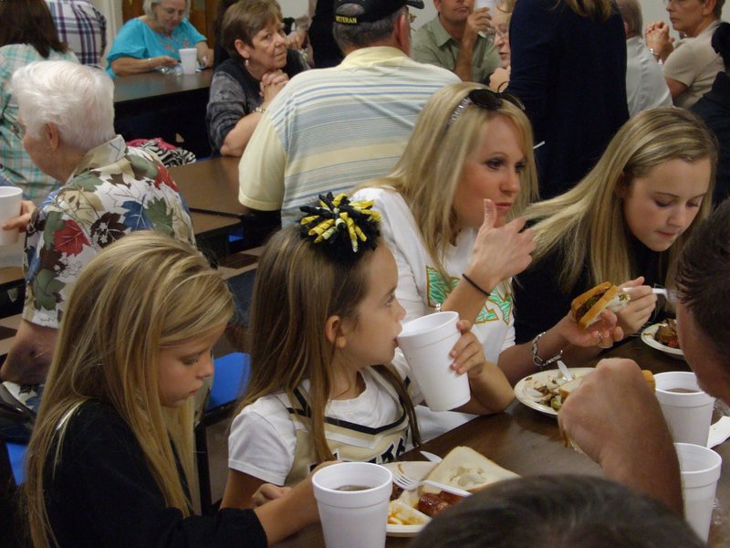 Image: Got napkin? — Bubba’s barbeque was finger licking good.