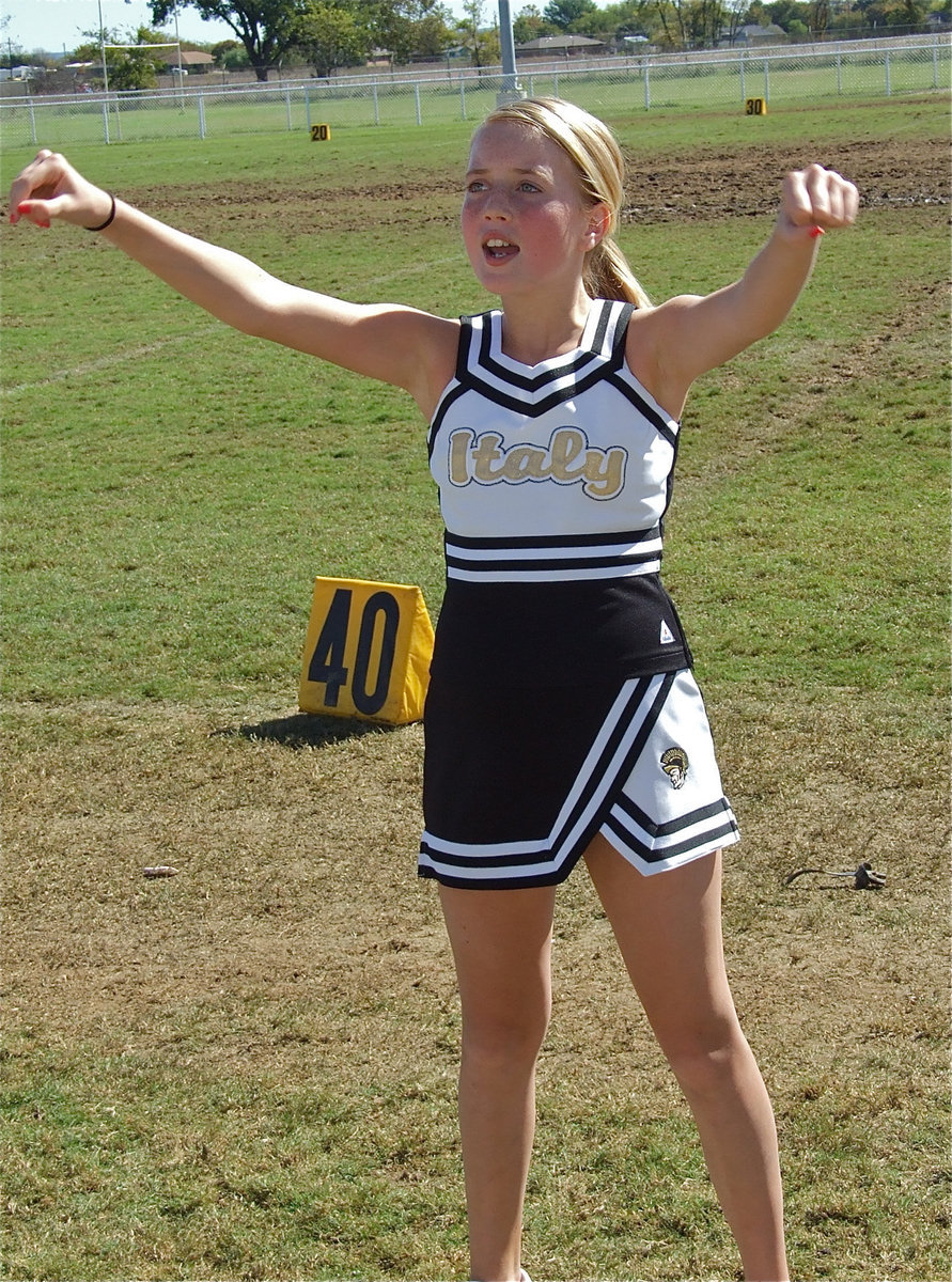 Image: Go Italy! — Hannah helps fire up the IYAA fans.