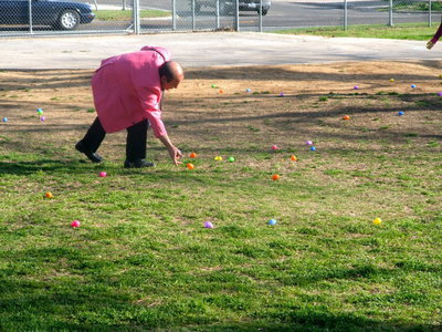 Image: The Super Superintendent — Even David DelBosque was helping put out eggs.