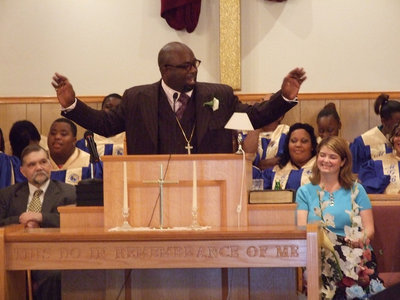 Image: I Believe I Can Fly — Rev. Preston Dixon, pastor at Mt. Gilead Missionary Baptist Church, lets the students know they shouldn’t settle to be on the ground when they have an opportunity to soar.