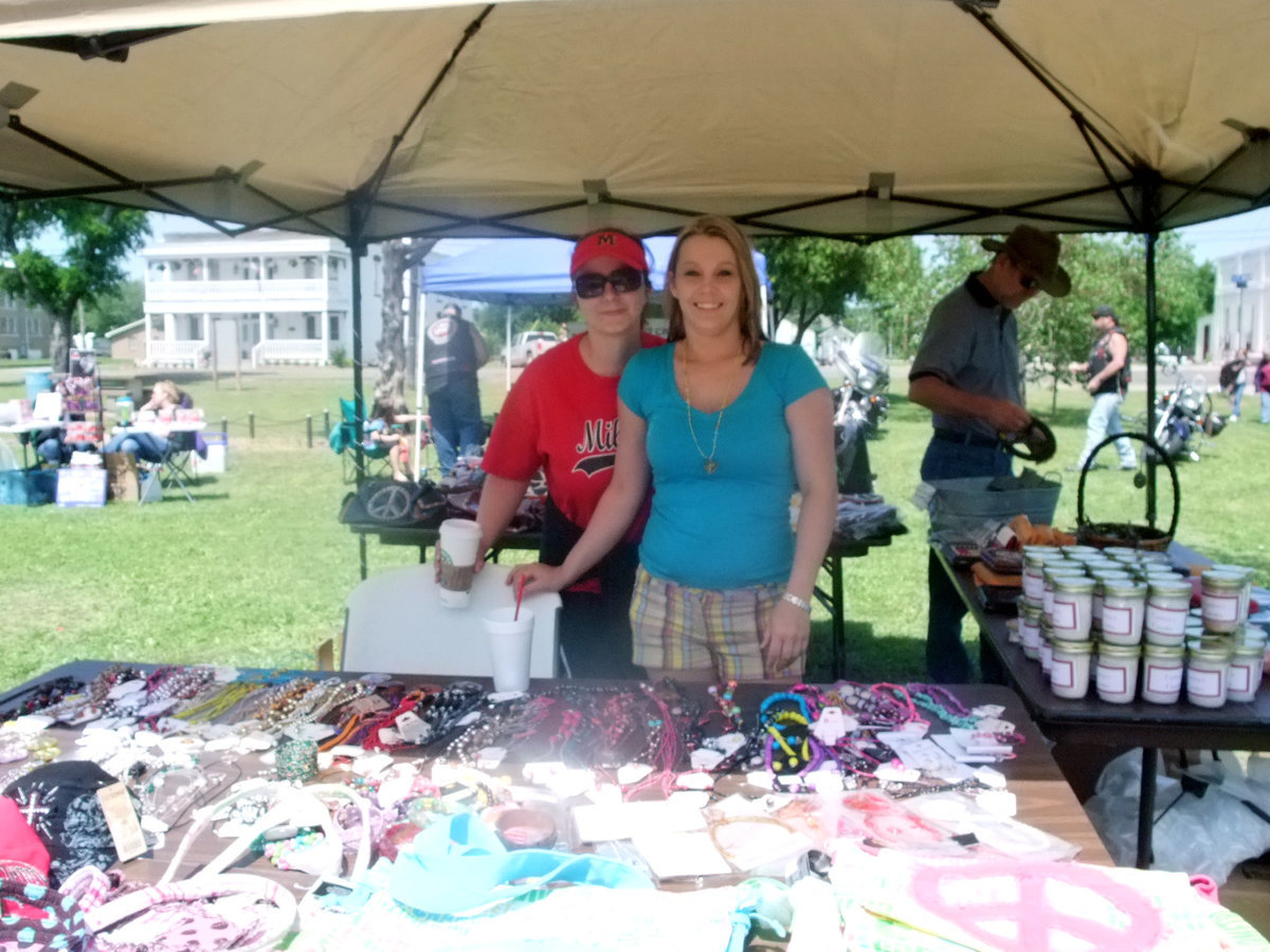 Image: Jewelry, Purses, Candles — This booth had great jewelry, purses and candles.