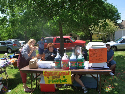 Image: Mrs. Winchester — “I am with the First Baptist Church of Milford selling snowcones to help kids go to camp.”