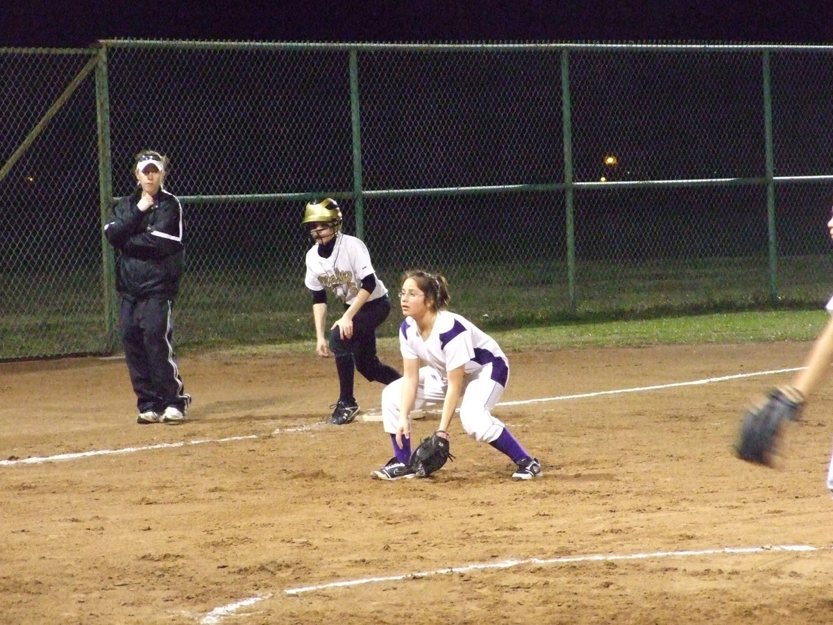 Image: Sierra gets ready to run — Freshman Sierra Harris waits for the moment to get a score.