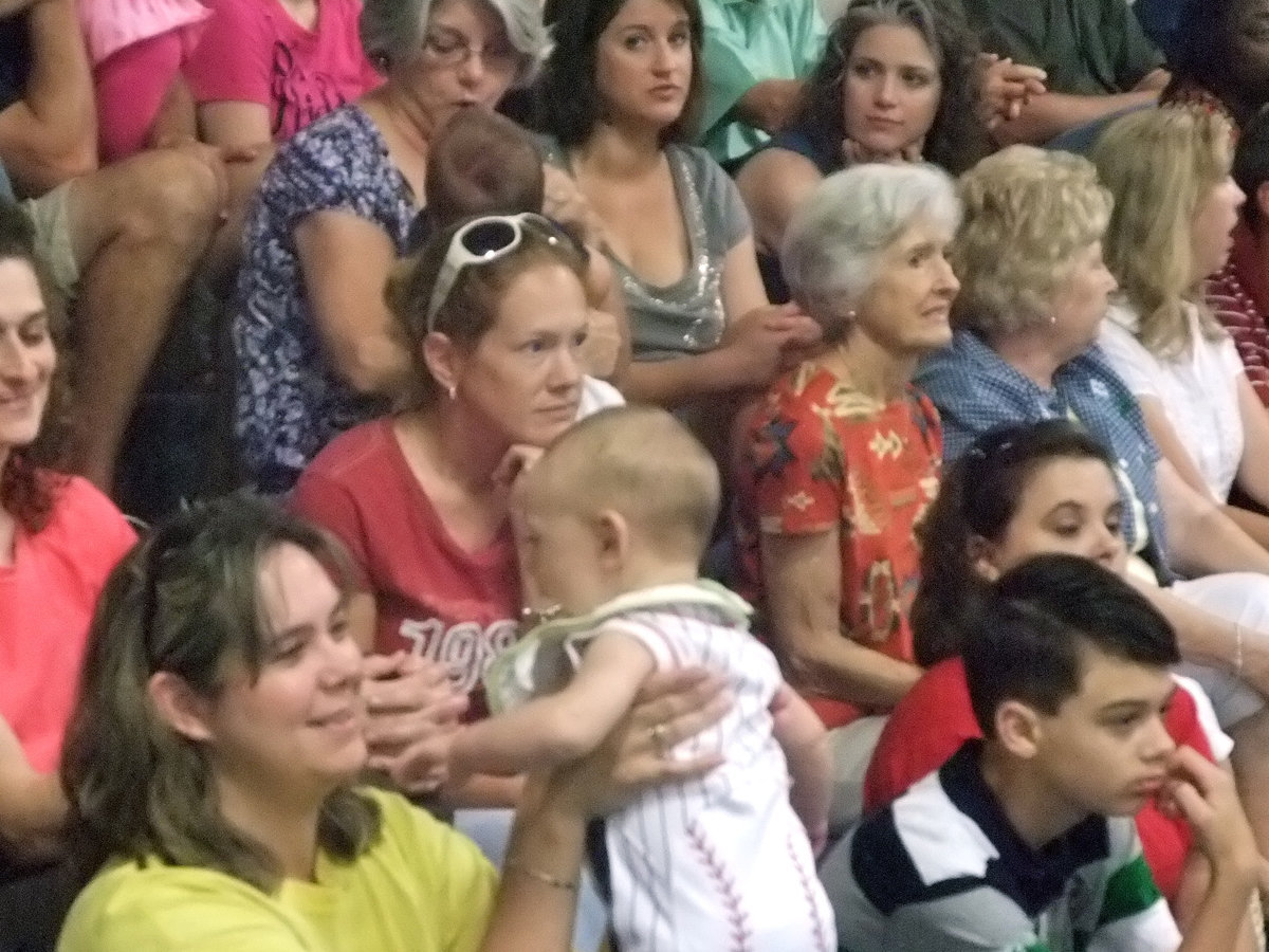 Image: Large crowd — The gymnasium full of Stafford student supporters.