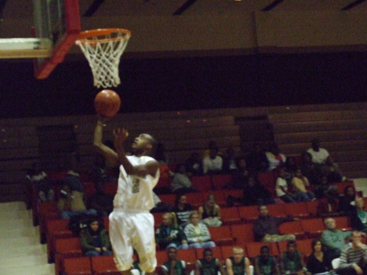 Image: No Turbulance — Italy’s #2 Heath Clemons racked up on frequent flyer miles during the 2008 Kiwanis Classic Basketball Tournament.