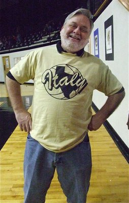 Image: Green’s in Gold! — Italy High School teacher, Mr. James Green, sports his gold Lady Gladiator “RISE” shirt during the IIT.
